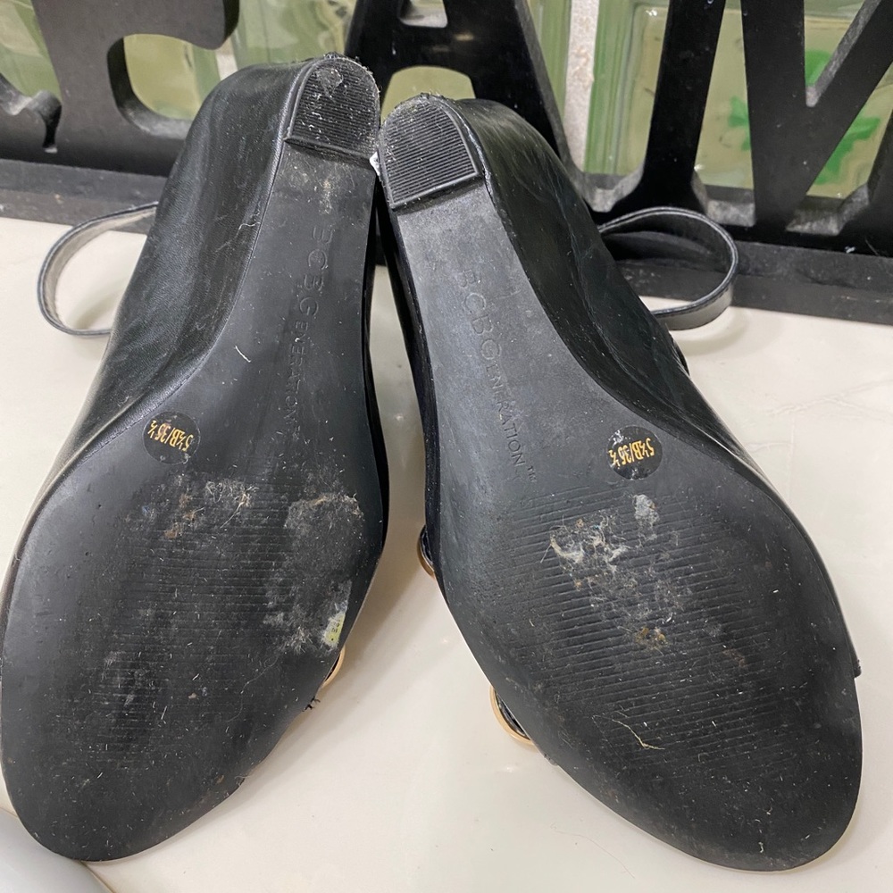 Shoe - Picture 6 of 6